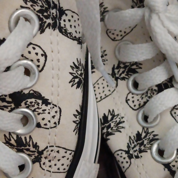 Converse Womens Black and White Pineapple Sneakers - Picture 6 of 6